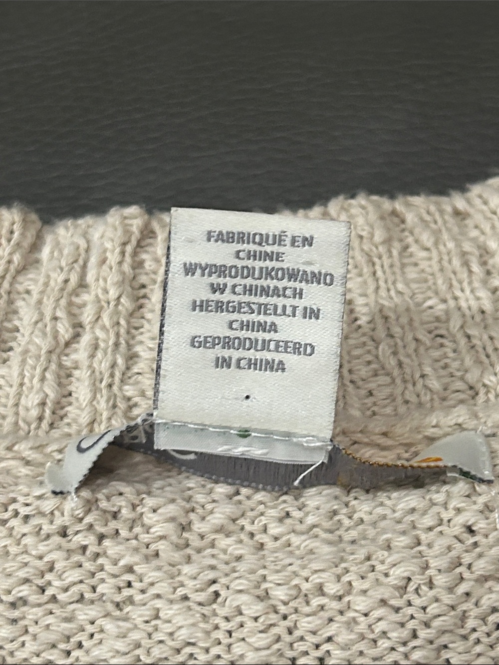 C&C California Vintage Cream V-Neck Sweater sz S 100% Linen - Picture 3 of 5